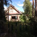 Продается уютный бревенчатый 2-этажный дом c камином в самом центре курортного поселка Вырица