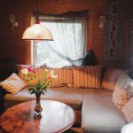 Продается уютный бревенчатый 2-этажный дом c камином в самом центре курортного поселка Вырица