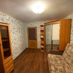 Сдается комната в 3 комнатной квартире на длительный срок в центре поселка Вырица